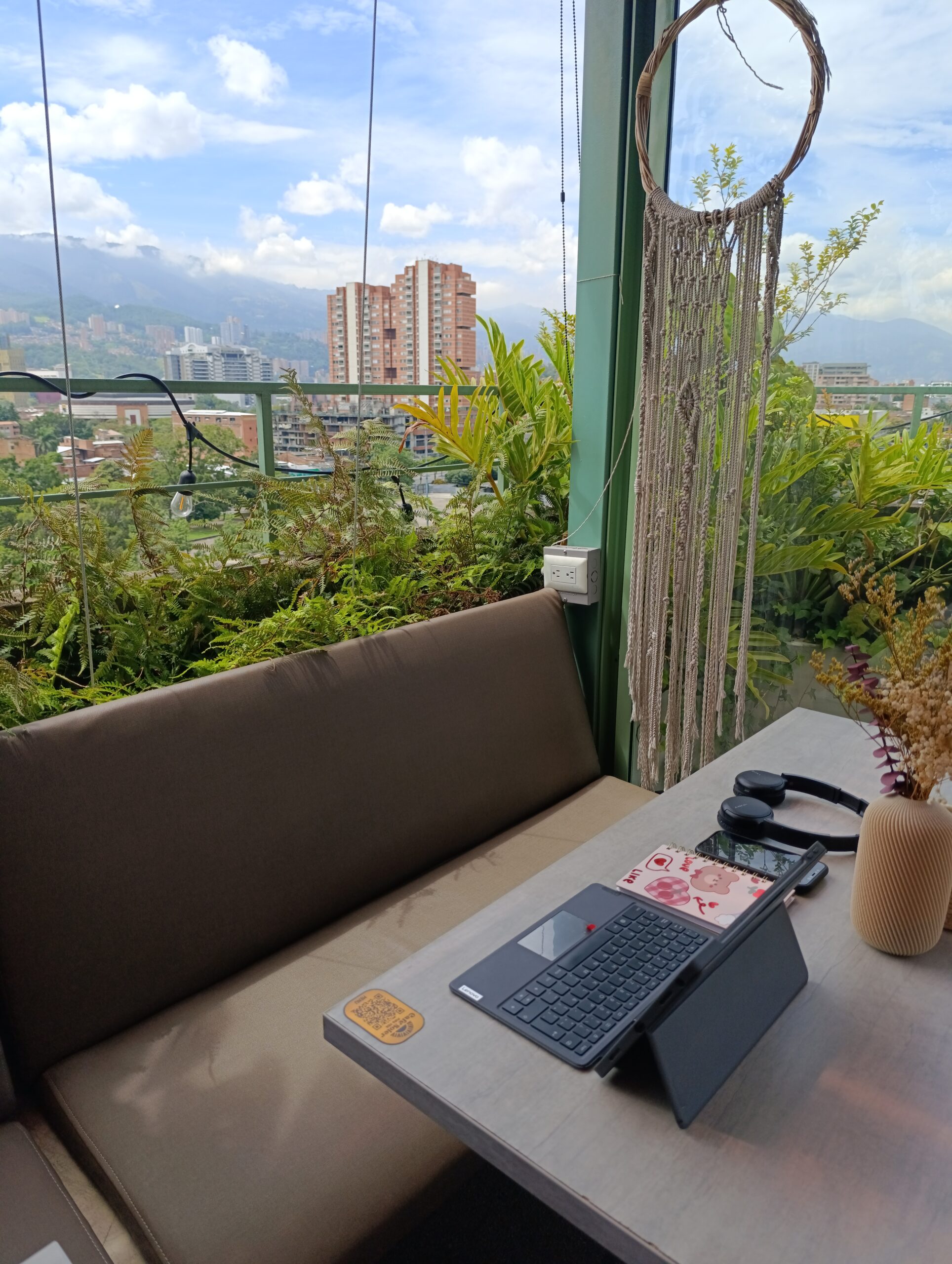 How to Choose the Right Nomad Insurance: A SafetyWing Review